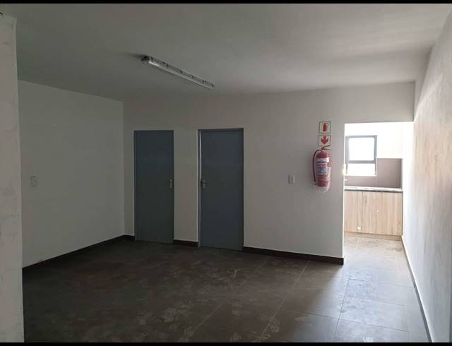 540M² WAREHOUSE FOR SALE IN KILLARNEY GARDENS
